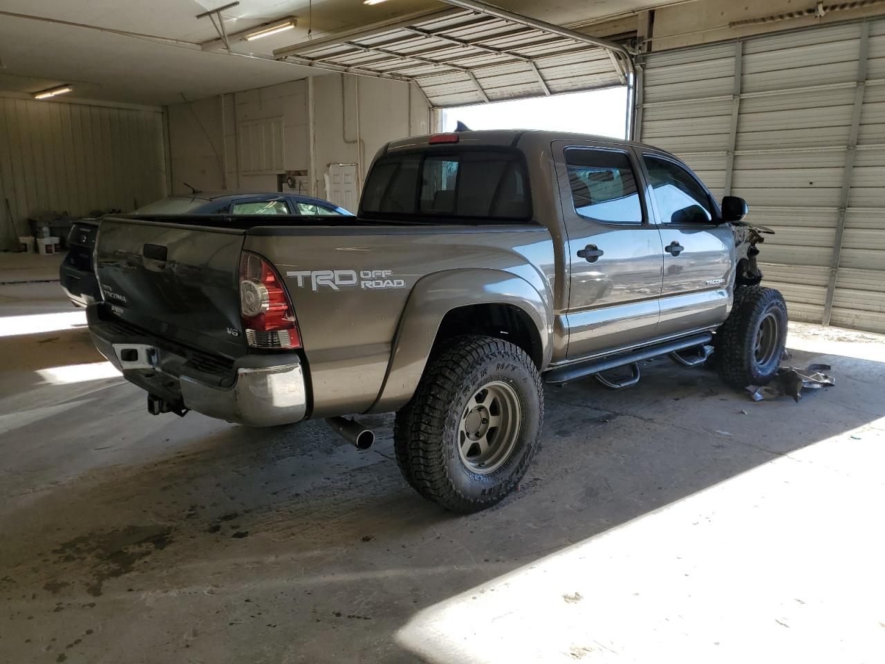 Image 3 of 2014 TOYOTA TACOMA DOUBLE CAB 2014 with VIN 3TMLU4EN4EM161176