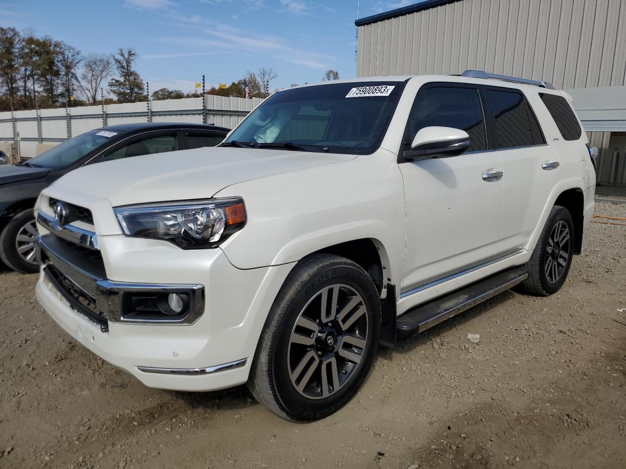Изображение 2019 TOYOTA 4RUNNER SR5 2019