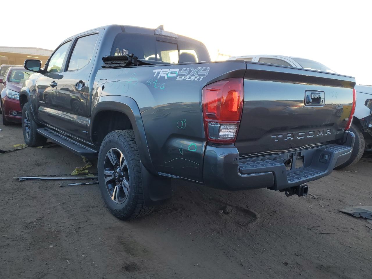 Obraz 2 z 2017 TOYOTA TACOMA DOUBLE CAB 2017 z VIN 3TMCZ5AN6HM057029