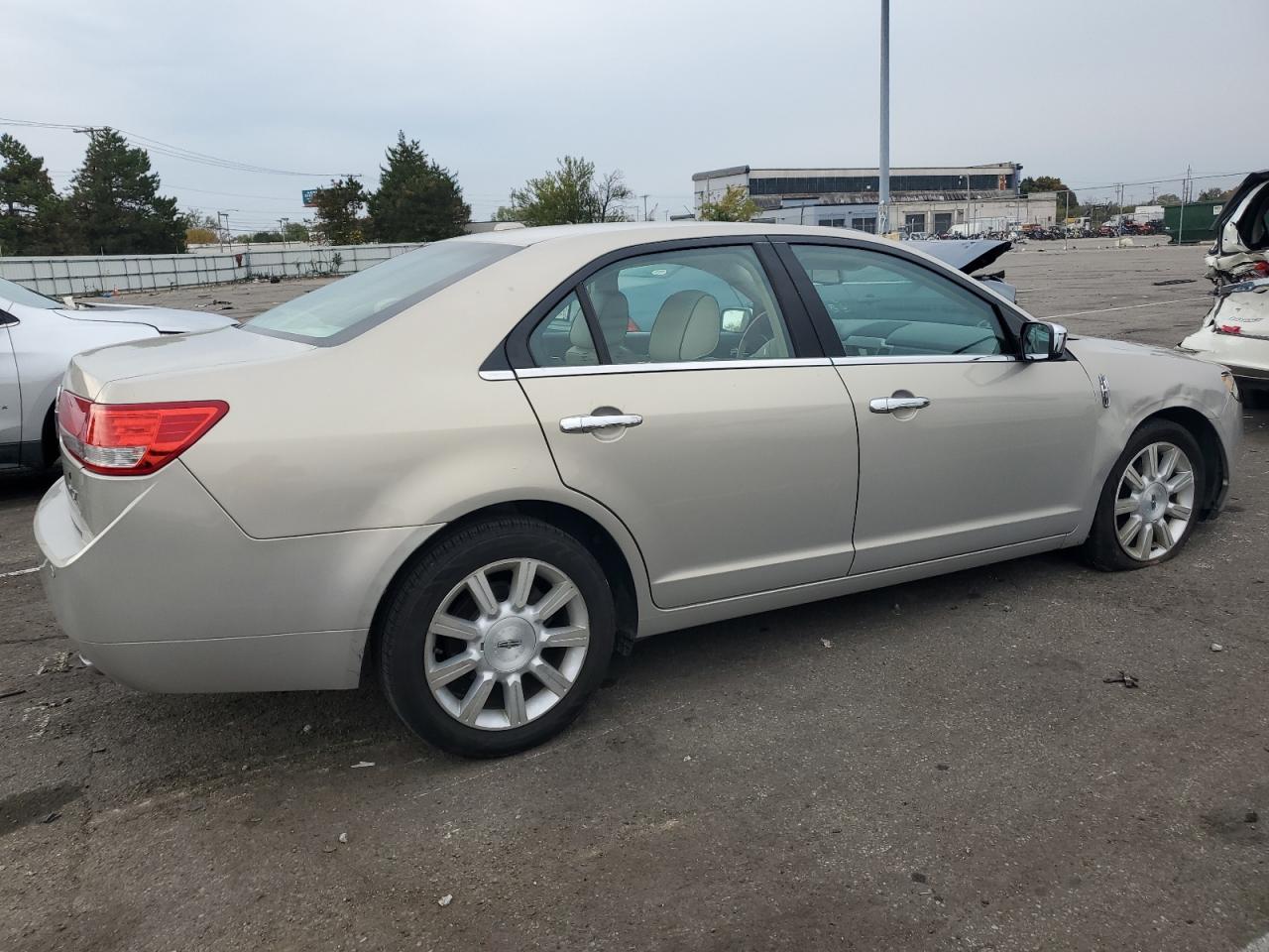 Image 3 of 2010 LINCOLN MKZ  2010 with VIN 3LNHL2GC3AR752553