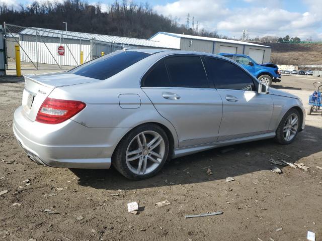 Obraz 3 z 2012 MERCEDES-BENZ C 300 4MATIC 2012 z VIN WDDGF8BB5CR208827