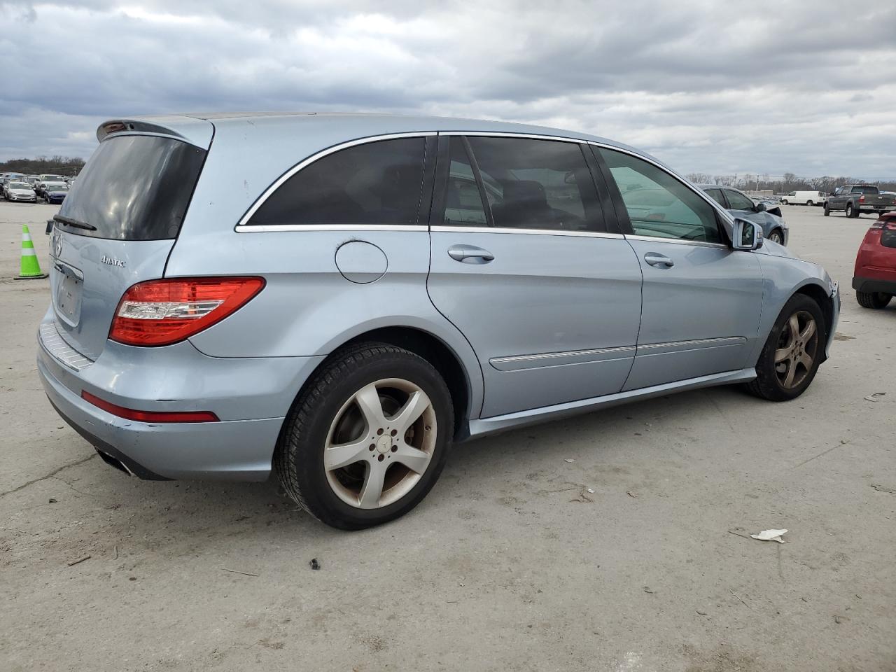 Obraz 3 z 2011 MERCEDES-BENZ R 350 4MATIC 2011 z VIN 4JGCB6FE6BA122173