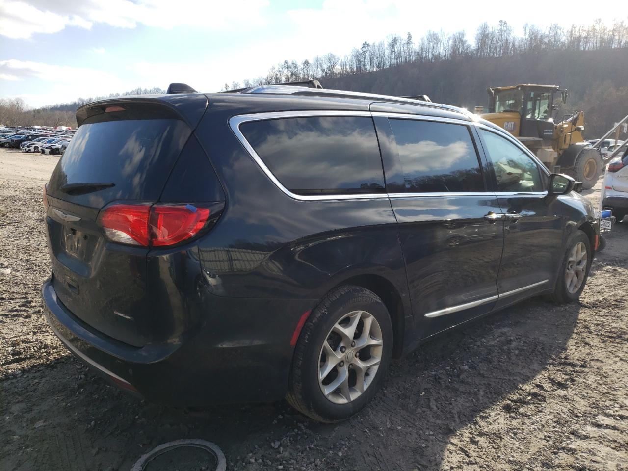 Image 3 of 2020 CHRYSLER PACIFICA TOURING L 2020 with VIN 2C4RC1BG7LR115350