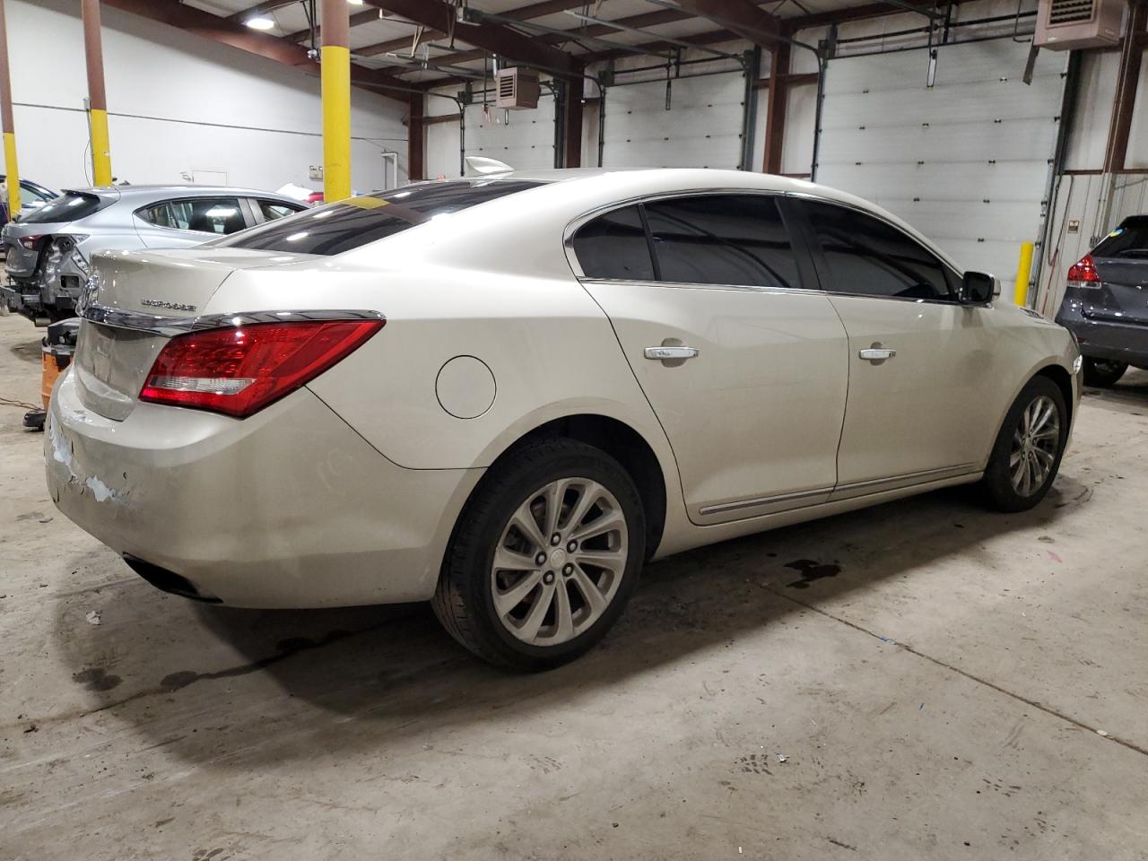 Image 3 of Buick Lacrosse 2016 with VIN 1G4GB5G31GF185376