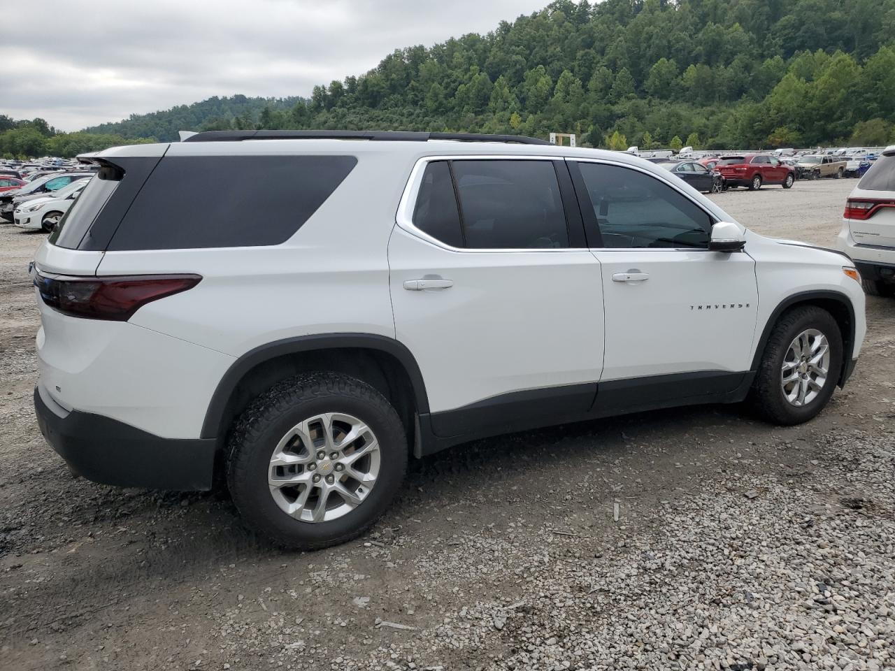 Image 3 of 2021 CHEVROLET TRAVERSE LT 2021 with VIN 1GNEVHKW5MJ174502