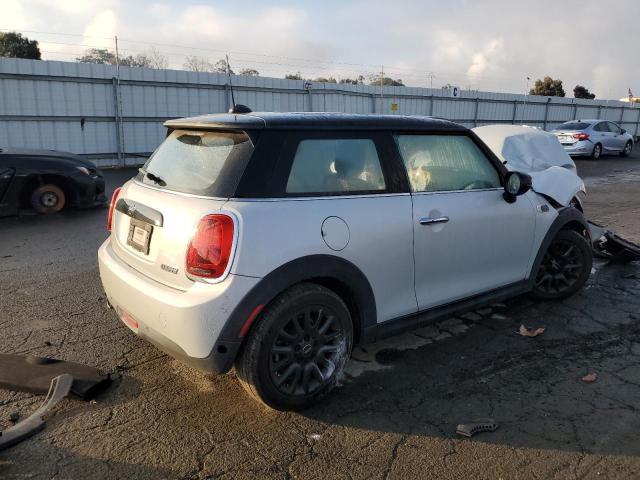 Obraz 3 z 2020 MINI COOPER  2020 z VIN WMWXR3C08L2L73178