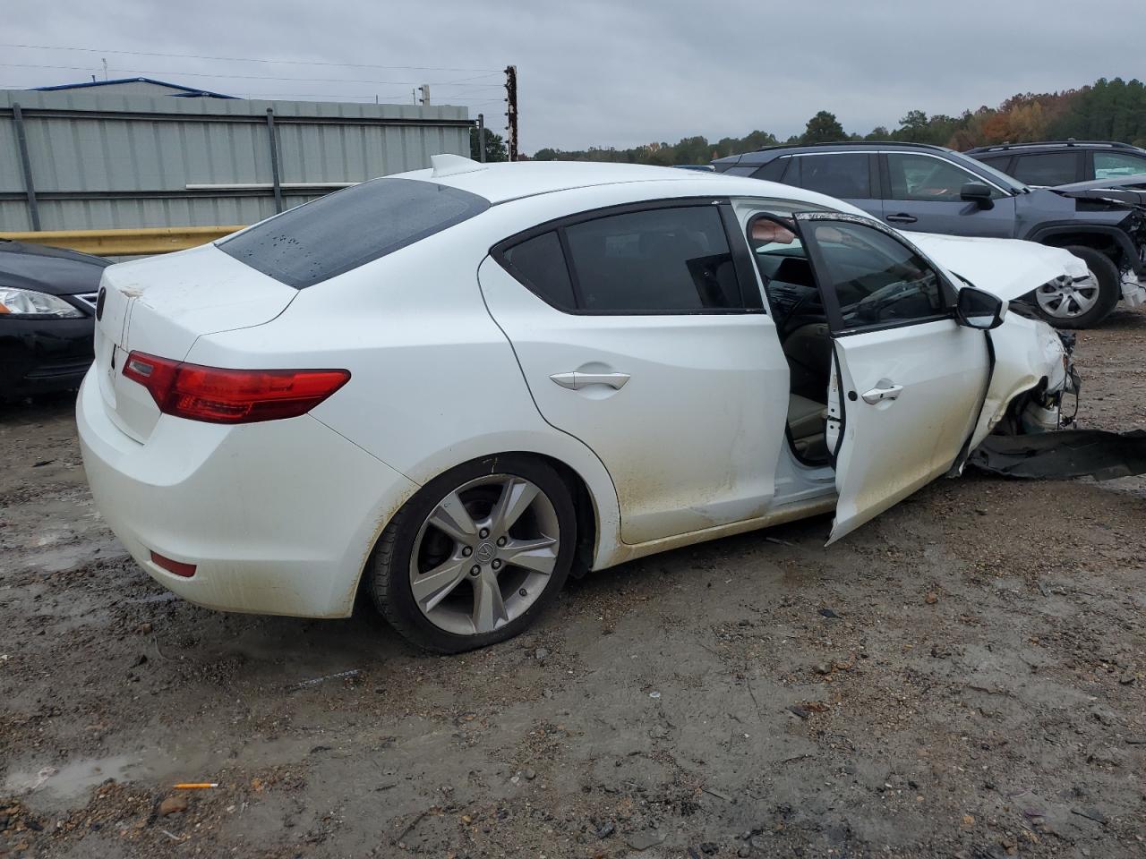 Image 3 of 2013 ACURA ILX 20 TECH 2013 with VIN 19VDE1F73DE014767
