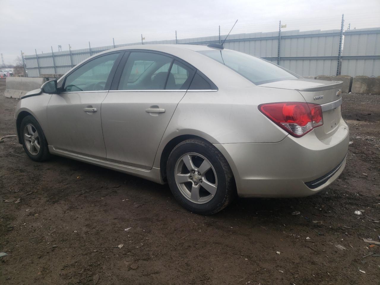 Image 2 of 2016 CHEVROLET CRUZE LIMITED LT 2016 with VIN 1G1PE5SB4G7112516