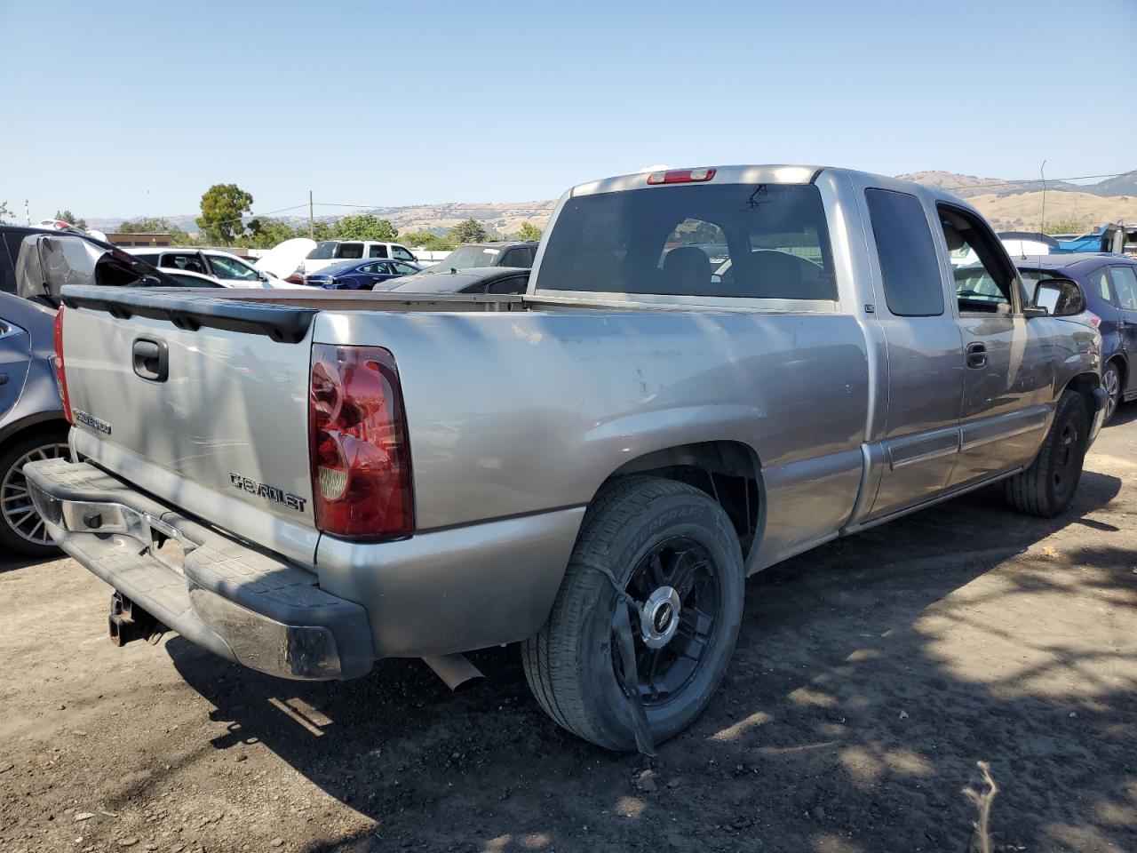 Изображение 3 2003 CHEVROLET SILVERADO C1500 2003 с VIN 2GCEC19T131343831