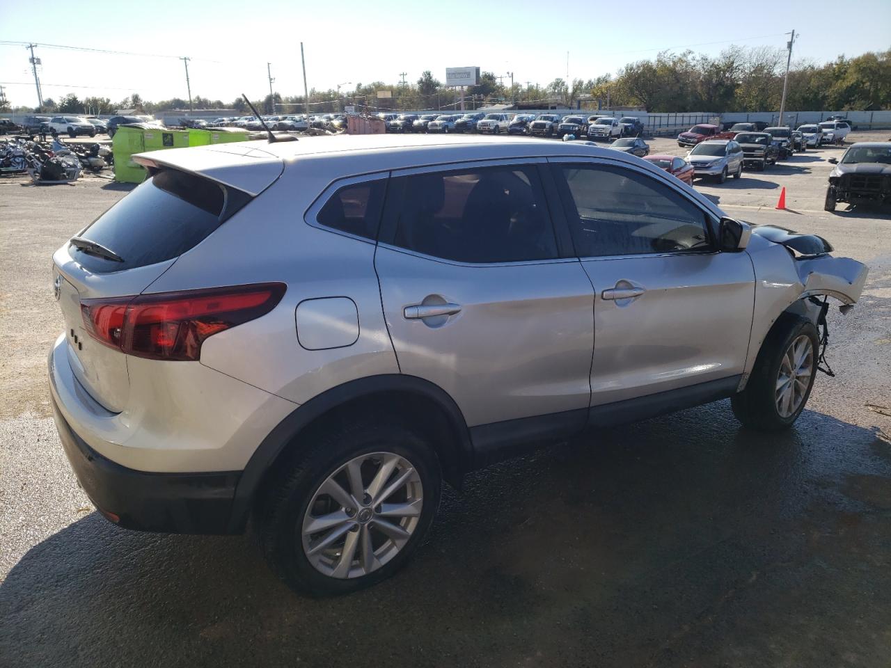 Image 3 of 2018 NISSAN ROGUE SPORT S 2018 with VIN JN1BJ1CP2JW158104