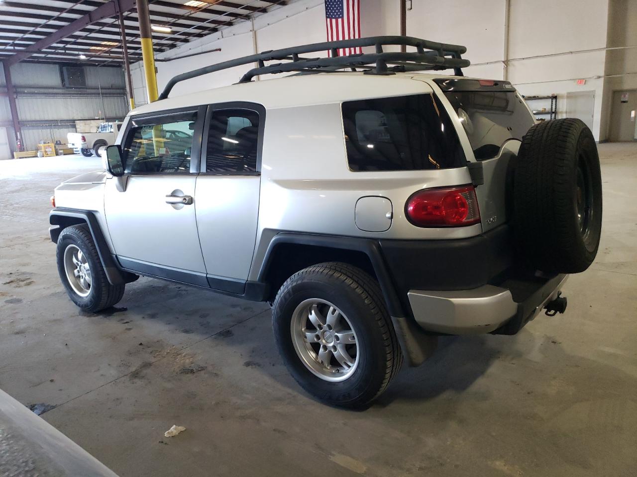 Изображение 2 2007 TOYOTA FJ CRUISER 2007 с VIN JTEBU11F770017468