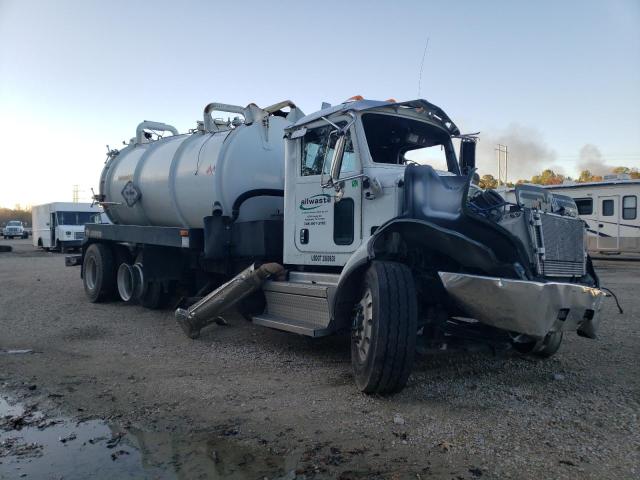 2018 PETERBILT 348  2018 image