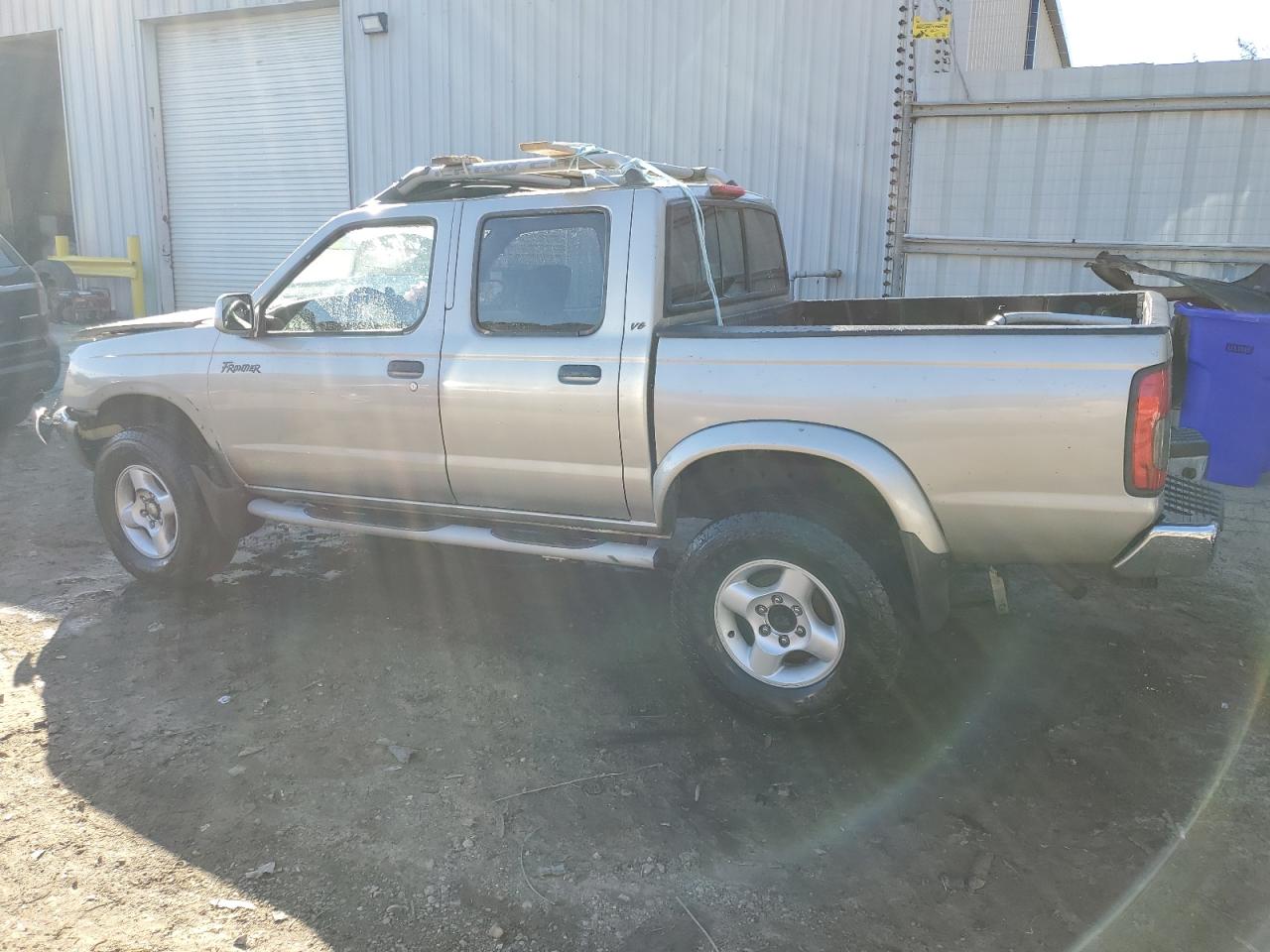 Image 2 of 2000 NISSAN FRONTIER CREW CAB XE 2000 with VIN 1N6ED27T3YC383767