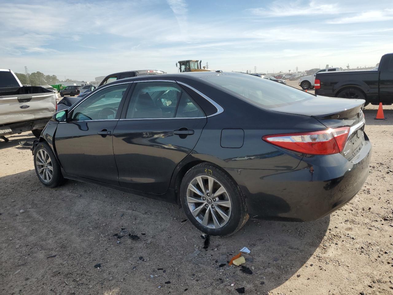 Image 2 of 2015 TOYOTA CAMRY LE 2015 with VIN 4T1BF1FK4FU939879