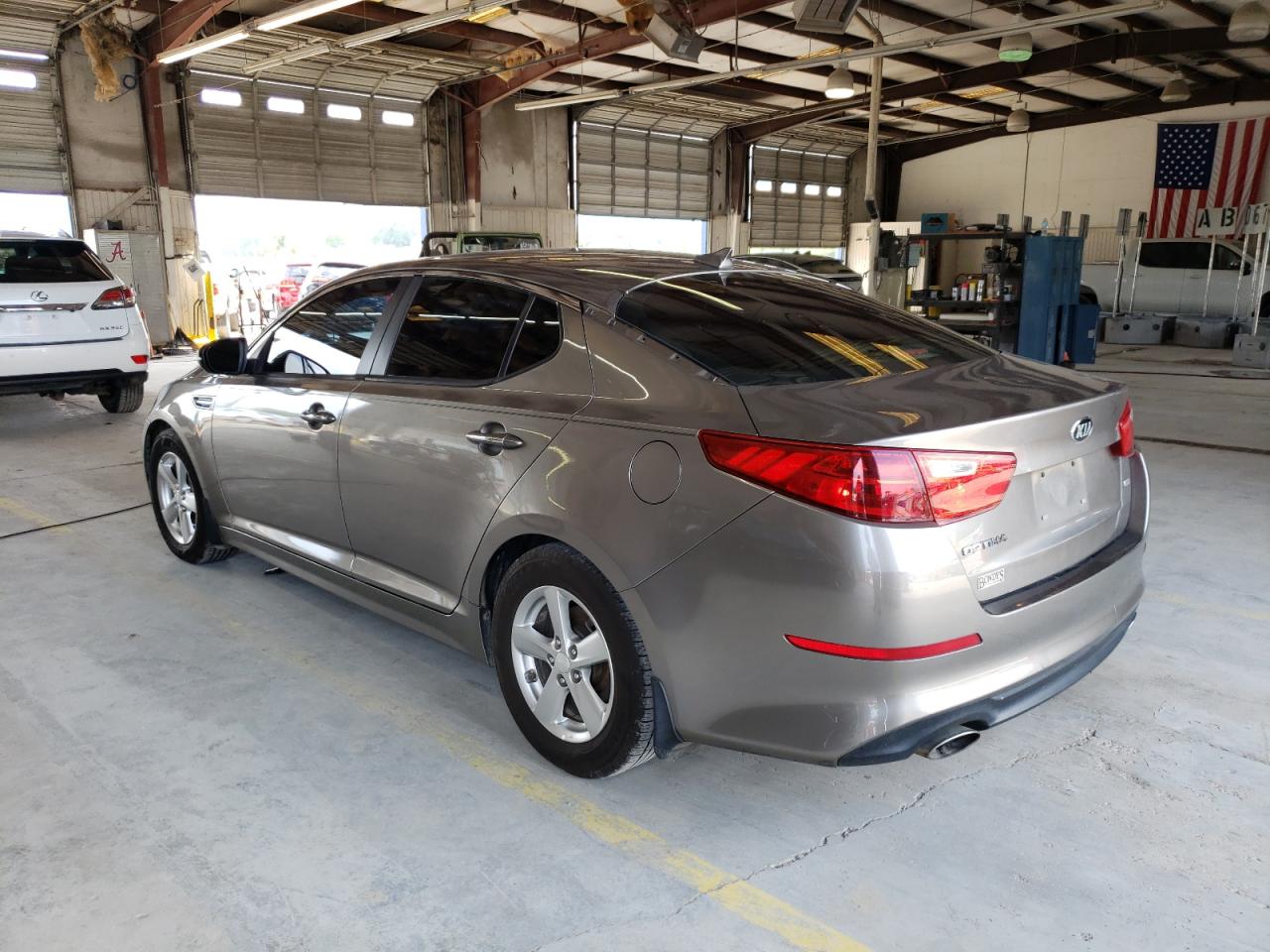 Obraz 2 z 2015 KIA OPTIMA LX 2015 z VIN 5XXGM4A70FG478724