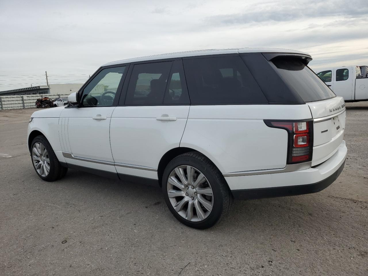 Image 2 of 2015 LAND ROVER RANGE ROVER SUPERCHARGED 2015 with VIN SALGS2TF4FA223738
