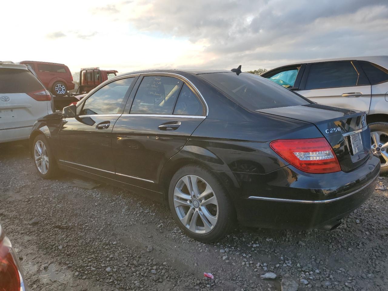 Image 2 of 2014 MERCEDES-BENZ C 250 2014 with VIN WDDGF4HB6EG250647