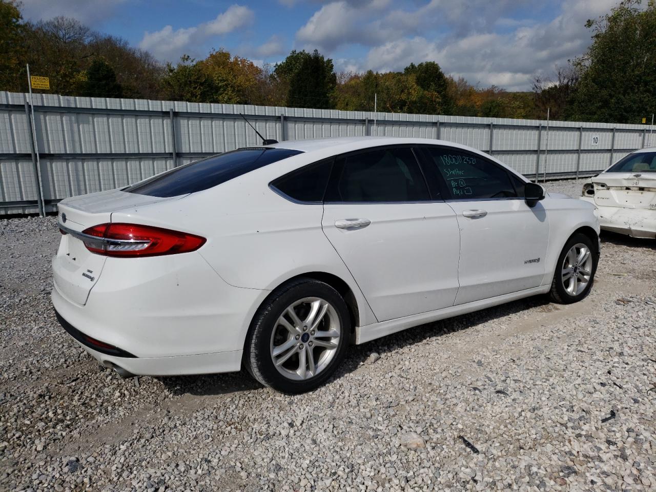 Image 3 of 2018 FORD FUSION SE HYBRID 2018 with VIN 3FA6P0LU9JR173835