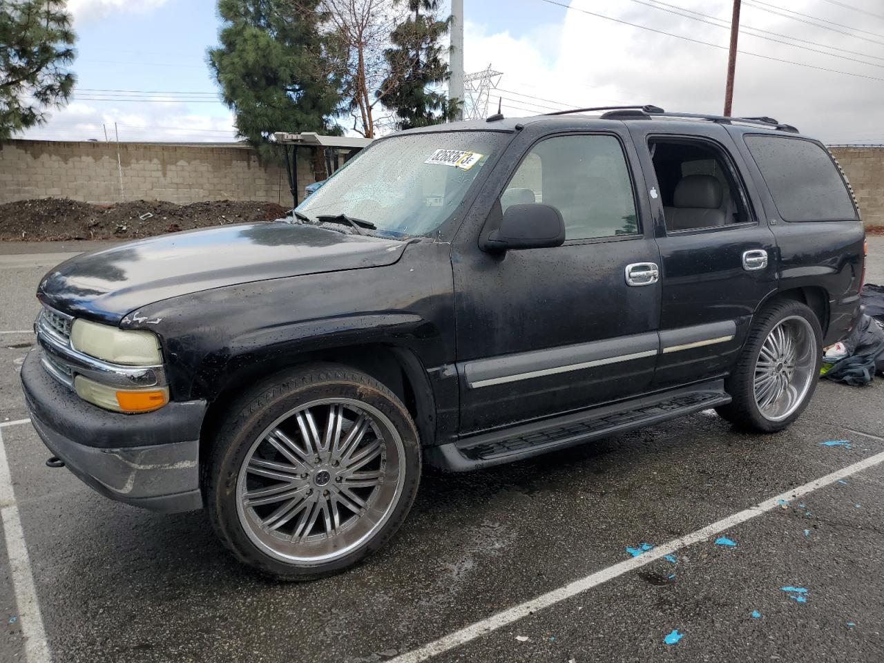 Image 1 of 2002 CHEVROLET TAHOE C1500 2002 with VIN 1GNEC13T82R310945