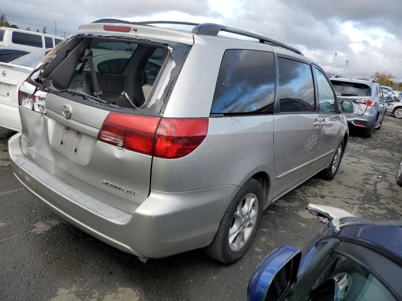 Image 3 of 2005 TOYOTA SIENNA XLE 2005 with VIN 5TDZA22C75S334229