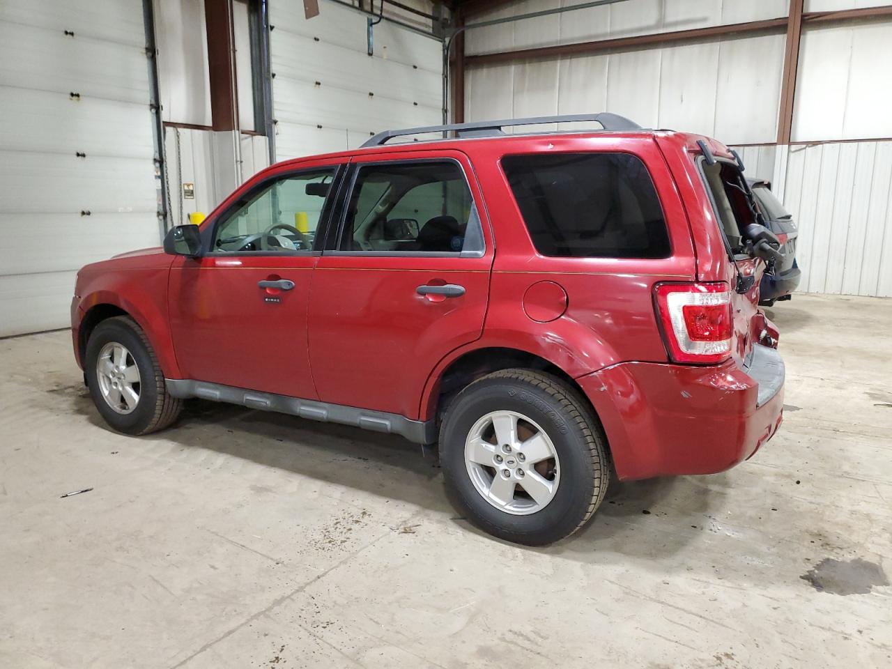 Image 2 of 2010 FORD ESCAPE XLT 2010 with VIN 1FMCU9D75AKB34985