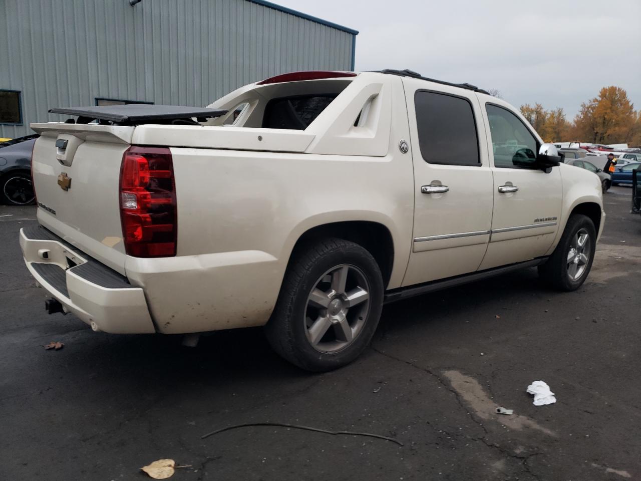 Изображение 3 2013 CHEVROLET AVALANCHE LTZ 2013 с VIN 3GNTKGE77DG140139