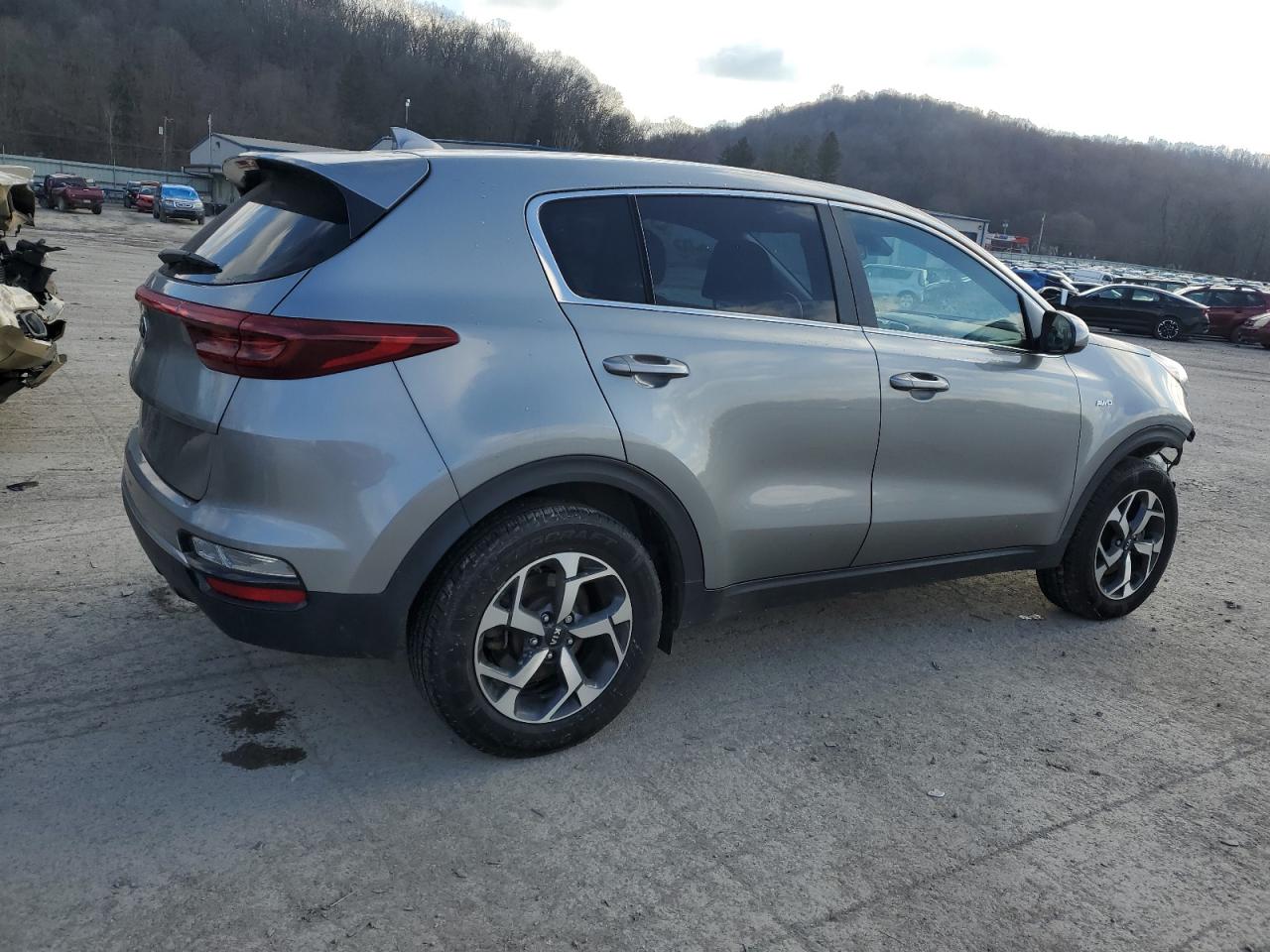 Изображение 3 2020 KIA SPORTAGE LX 2020 с VIN KNDPMCAC6L7731122