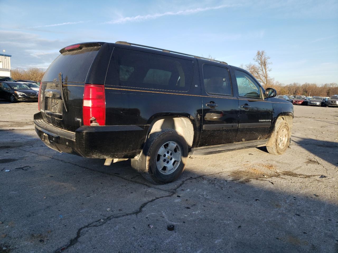 Image 3 of 2007 CHEVROLET SUBURBAN K1500 2007 with VIN 1GNFK16397J192087