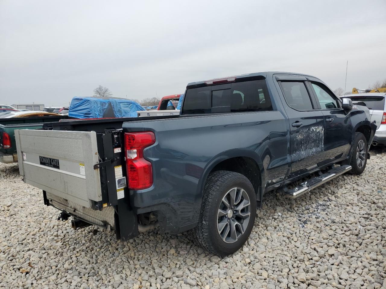 Obraz 3 z 2021 CHEVROLET SILVERADO K1500 LT 2021 z VIN 3GCUYDET8MG162433