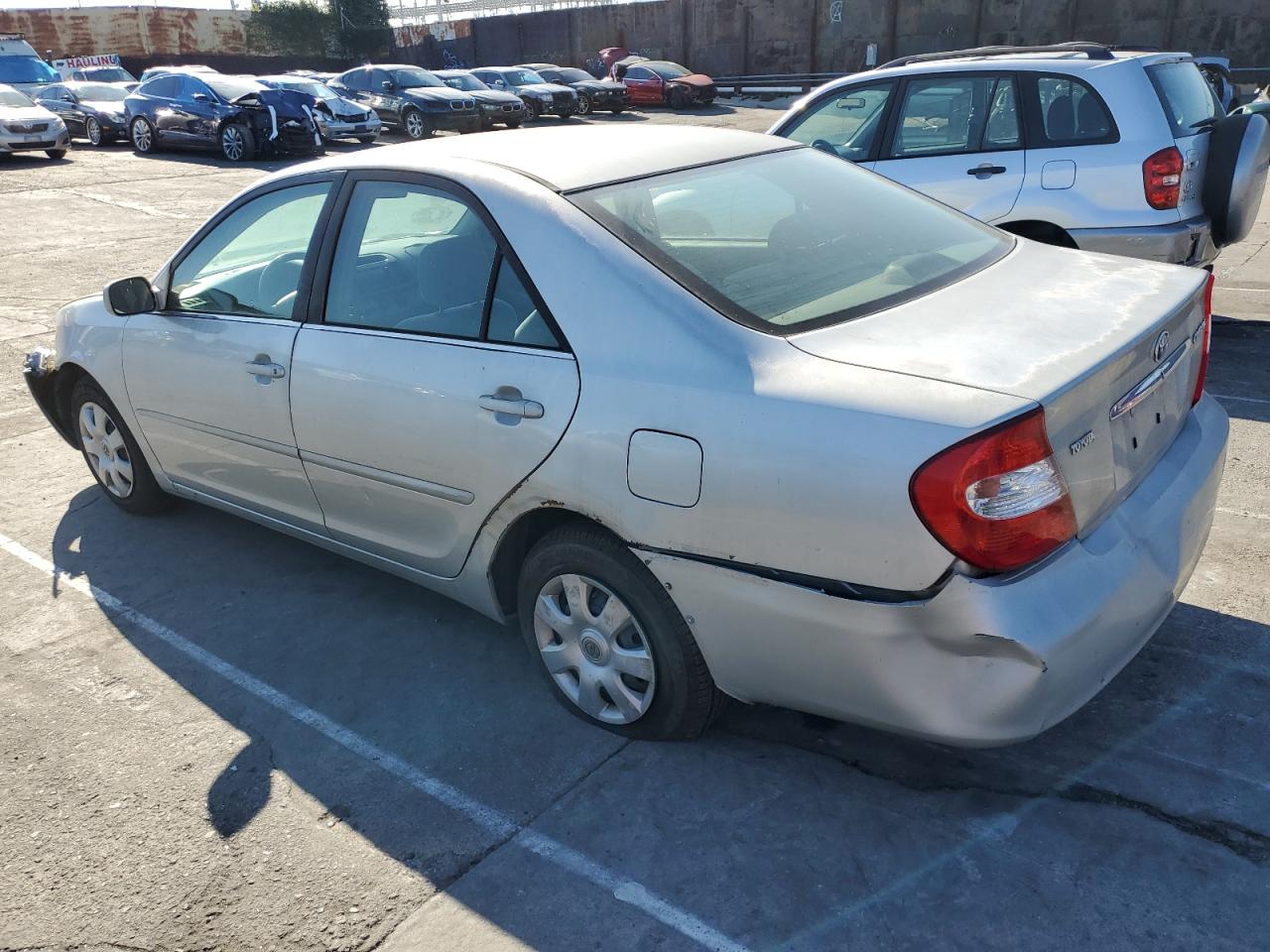 Obraz 2 z 2004 TOYOTA CAMRY LE 2004 z VIN 4T1BE32K34U284938