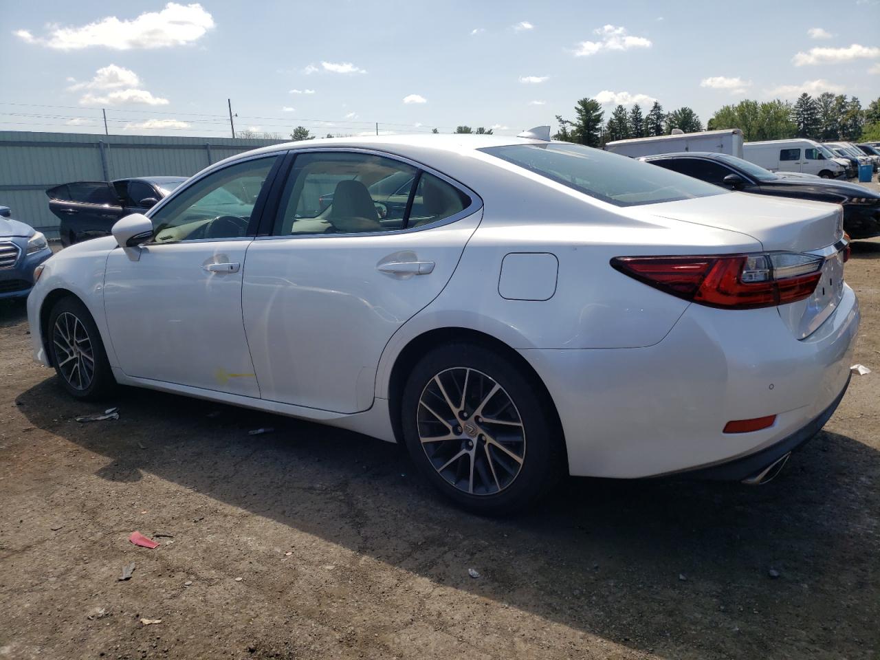 Image 2 of Lexus Es 350 2016 with VIN JTHBK1GG3G2227059