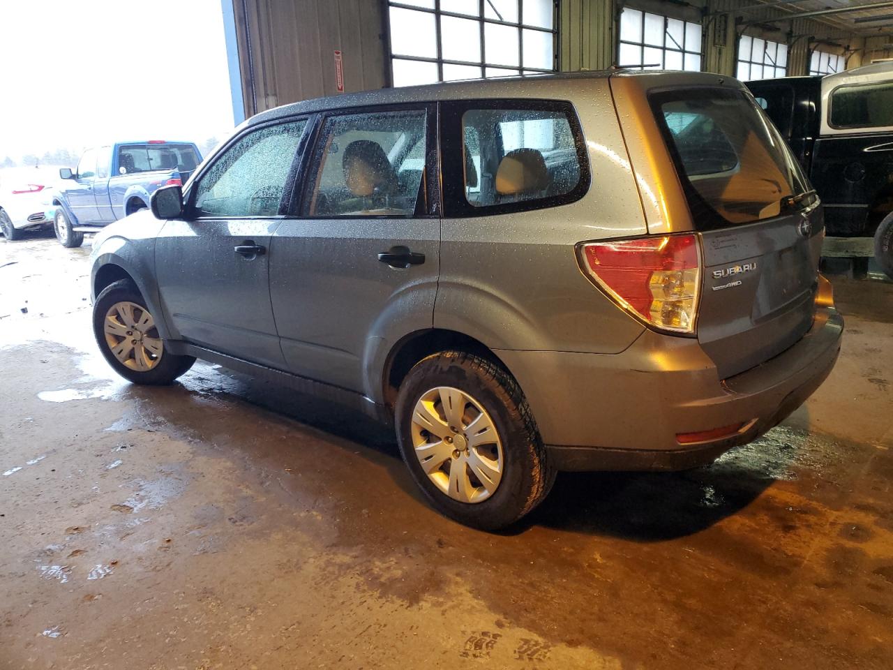 Obraz 2 z 2010 SUBARU FORESTER 2.5X 2010 z VIN JF2SH6AC7AH727251