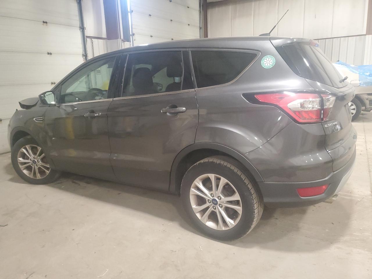 Image 2 of 2017 FORD ESCAPE SE 2017 with VIN 1FMCU9GD3HUB61649