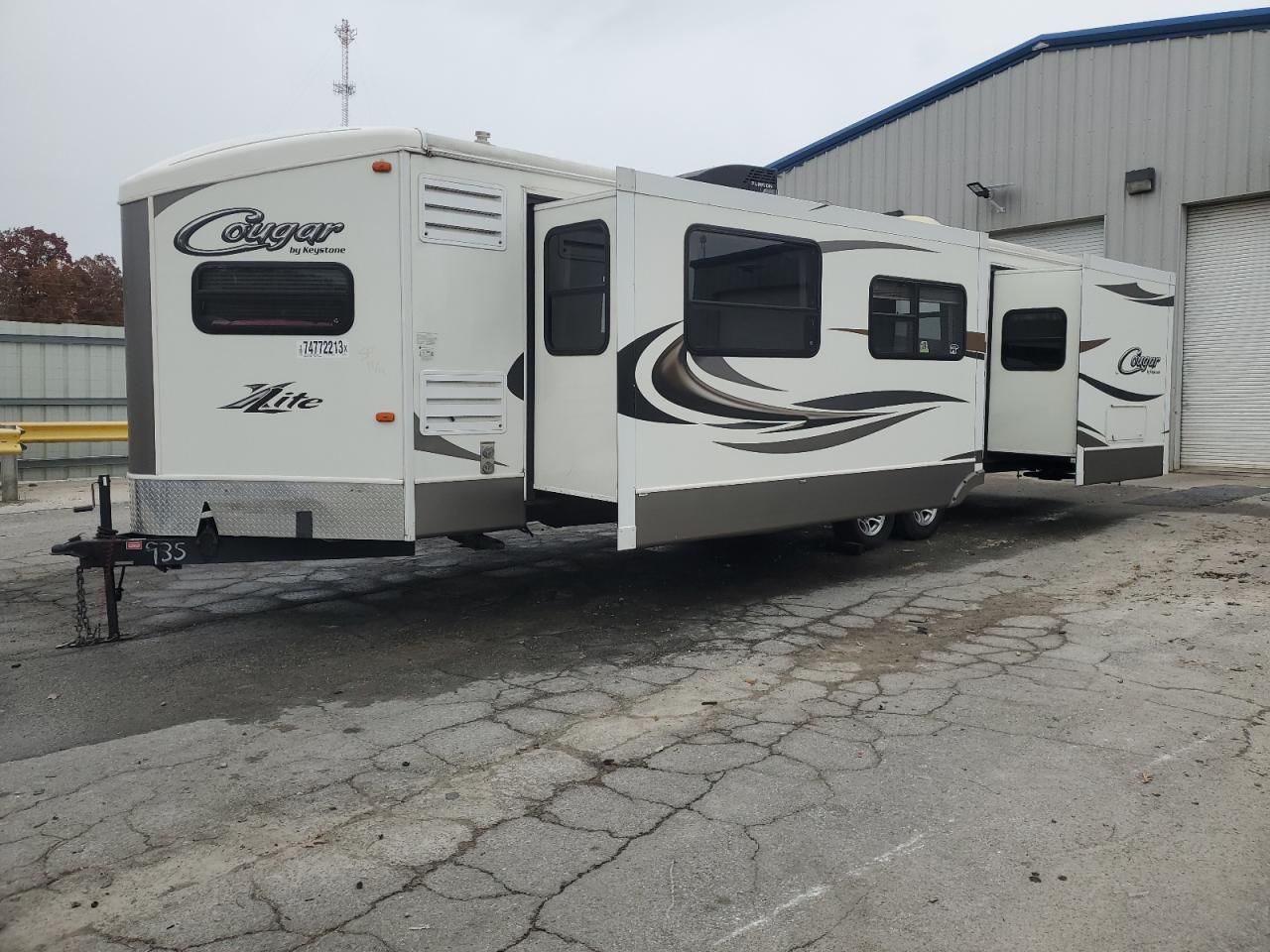 Image 2 of 2014 KEYSTONE COUGAR 2014 with VIN 4YDT30F25EV500935