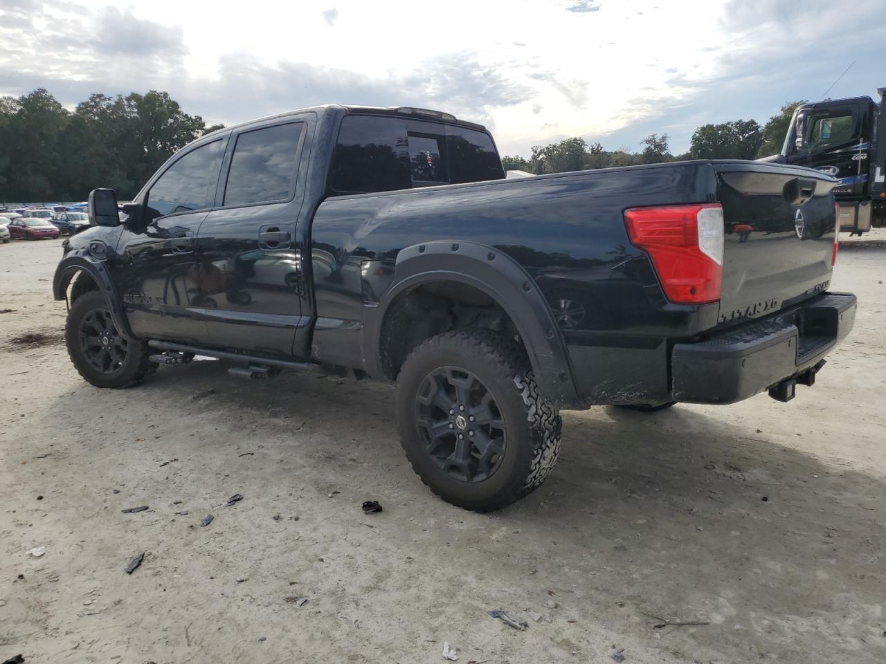 Image 2 of 2018 NISSAN TITAN XD SL 2018 with VIN 1N6BA1F48JN516422