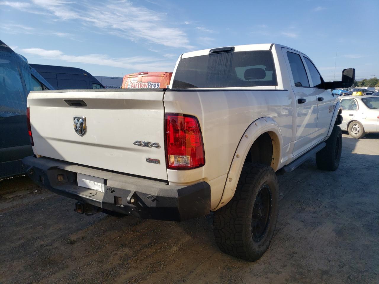 Image 3 of 2017 RAM 2500 ST 2017 with VIN 3C6UR5CLXHG519341