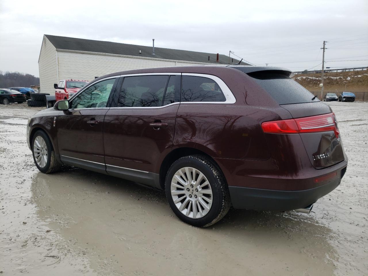 Изображение 2 2010 LINCOLN MKT  2010 с VIN 2LMHJ5AR3ABJ28114