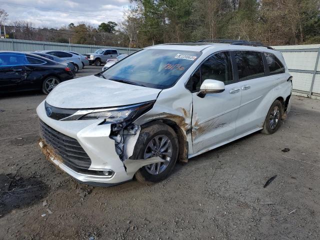 2022 TOYOTA SIENNA XLE 2022 image