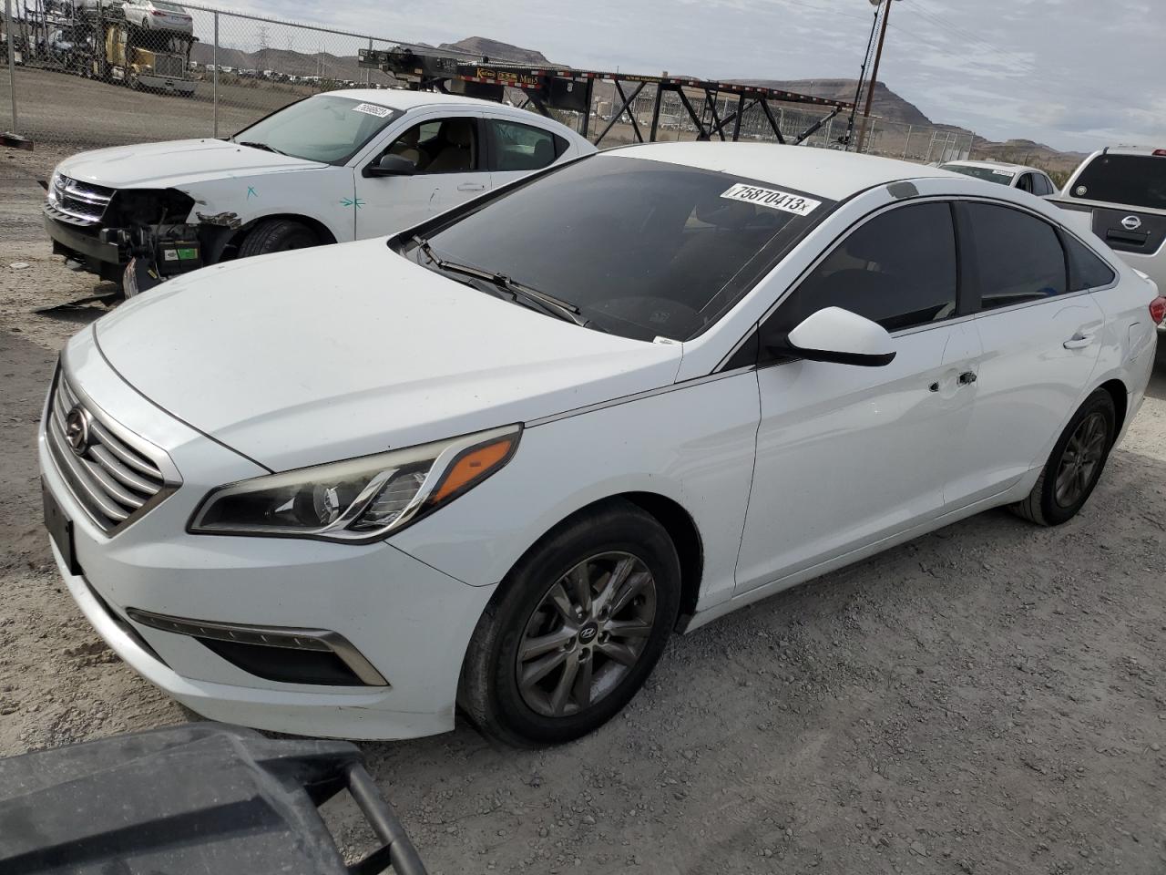 Obraz 1 z 2015 HYUNDAI SONATA SE 2015 z VIN 5NPE24AF9FH244719