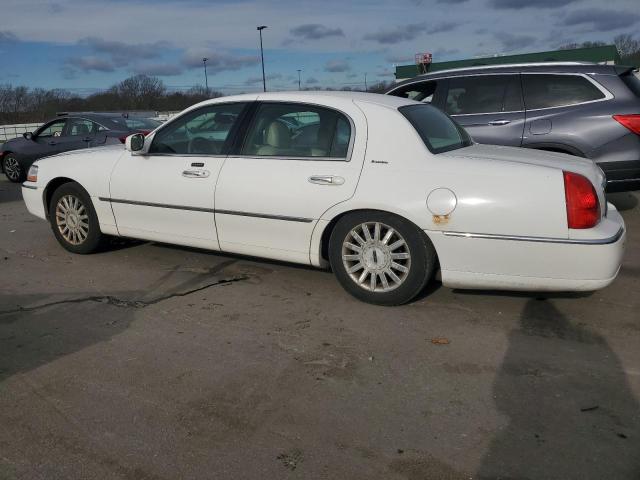 Изображение 2 2003 LINCOLN TOWN CAR EXECUTIVE 2003 с VIN 1LNHM81W73Y671482