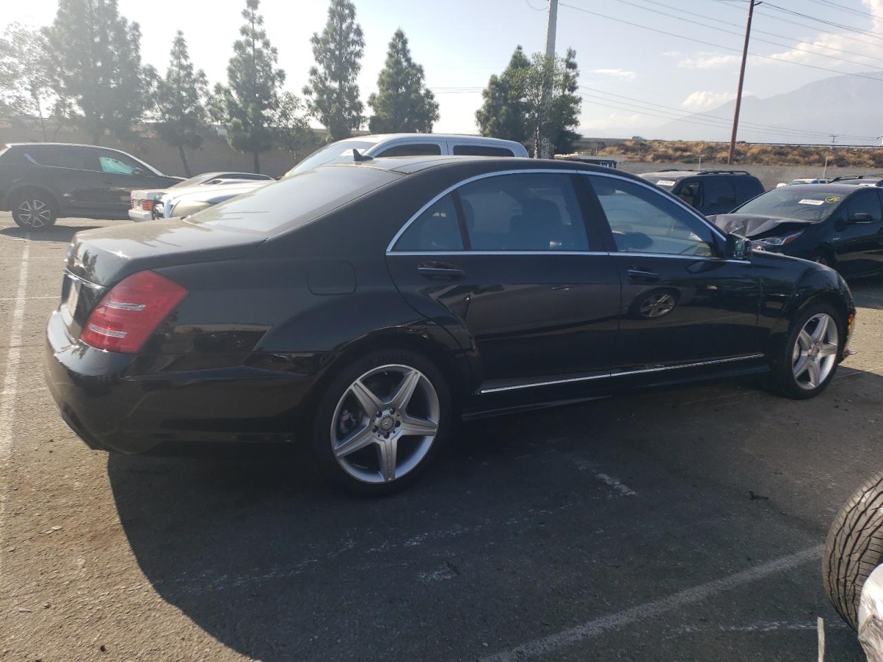 Image 3 of 2010 MERCEDES-BENZ S 550 4MATIC 2010 with VIN WDDNG8GB5AA325901