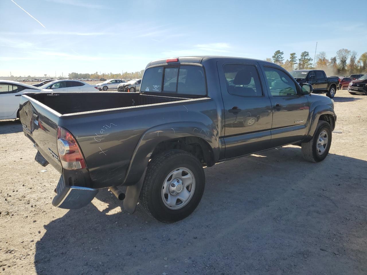 Image 3 of 2013 TOYOTA TACOMA DOUBLE CAB PRERUNNER 2013 with VIN 3TMJU4GN6DM154152