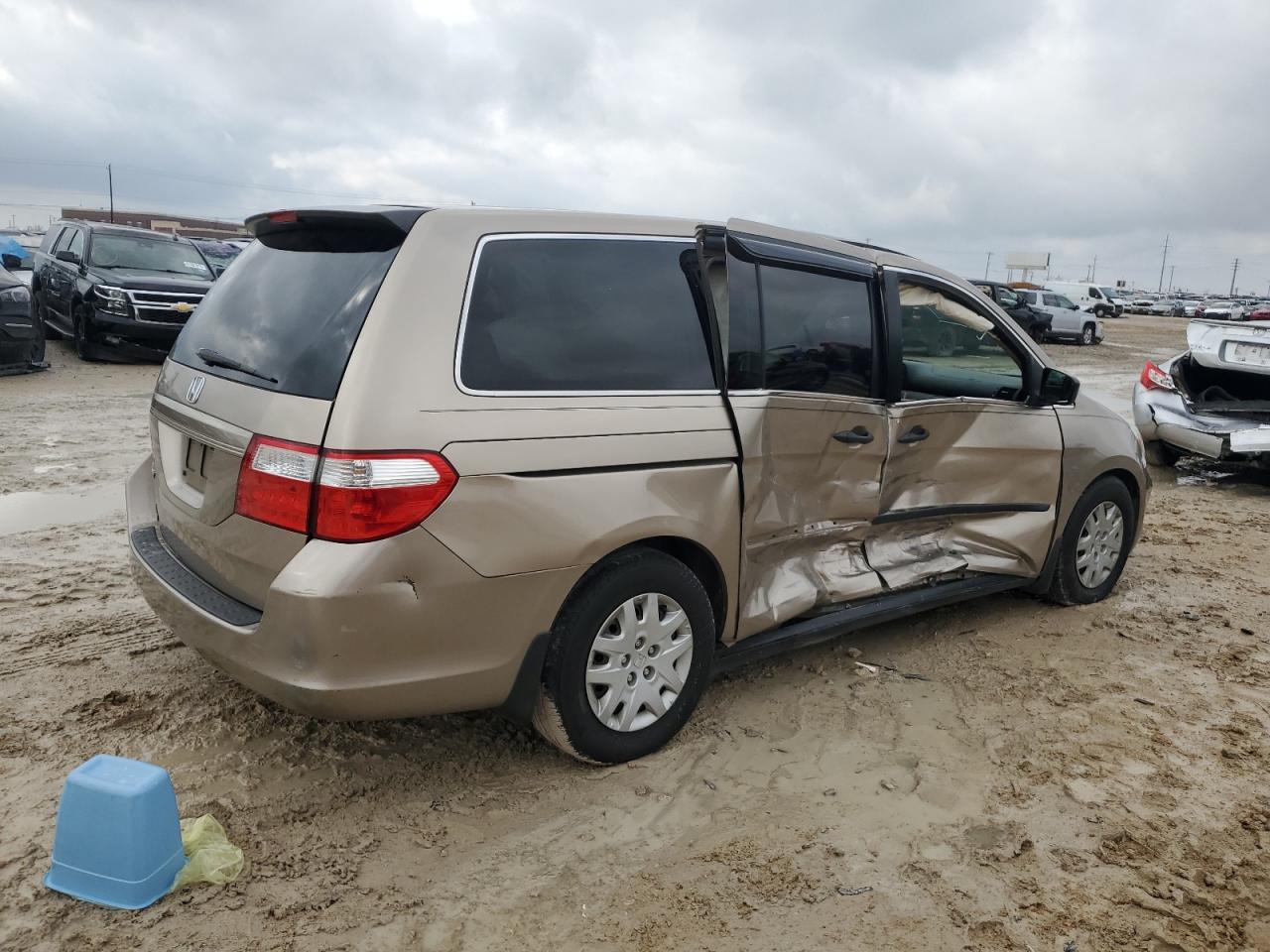 Image 3 of 2006 HONDA ODYSSEY LX 2006 with VIN 5FNRL38226B084290