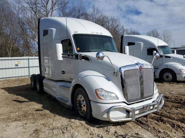 Image 1 of 2017 KENWORTH CONSTRUCTION T680 2017 with VIN 1XKYD49X0HJ153602