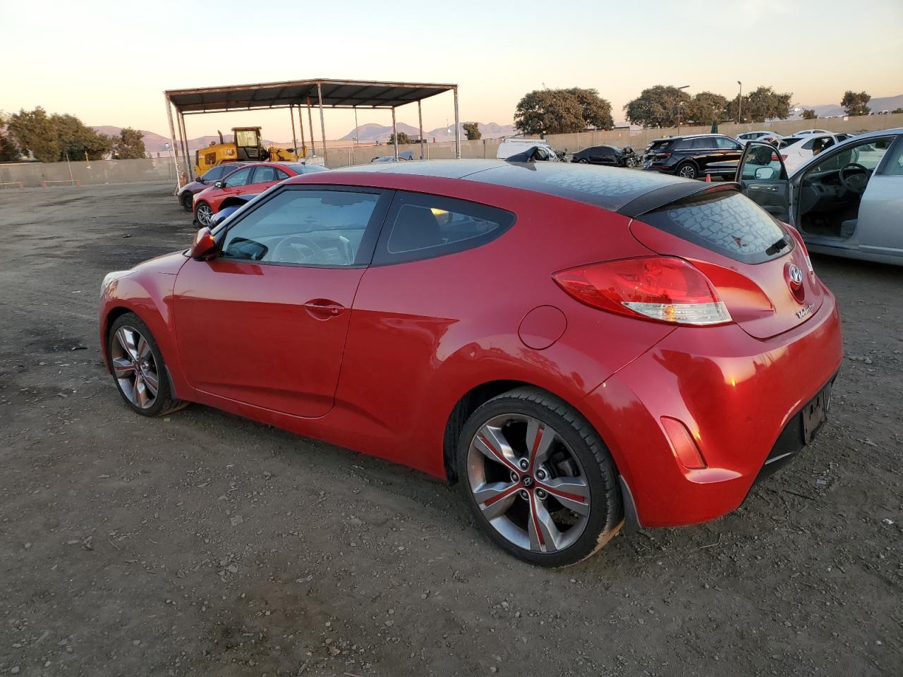 Изображение 2 2013 HYUNDAI VELOSTER  2013 с VIN KMHTC6AD1DU108890