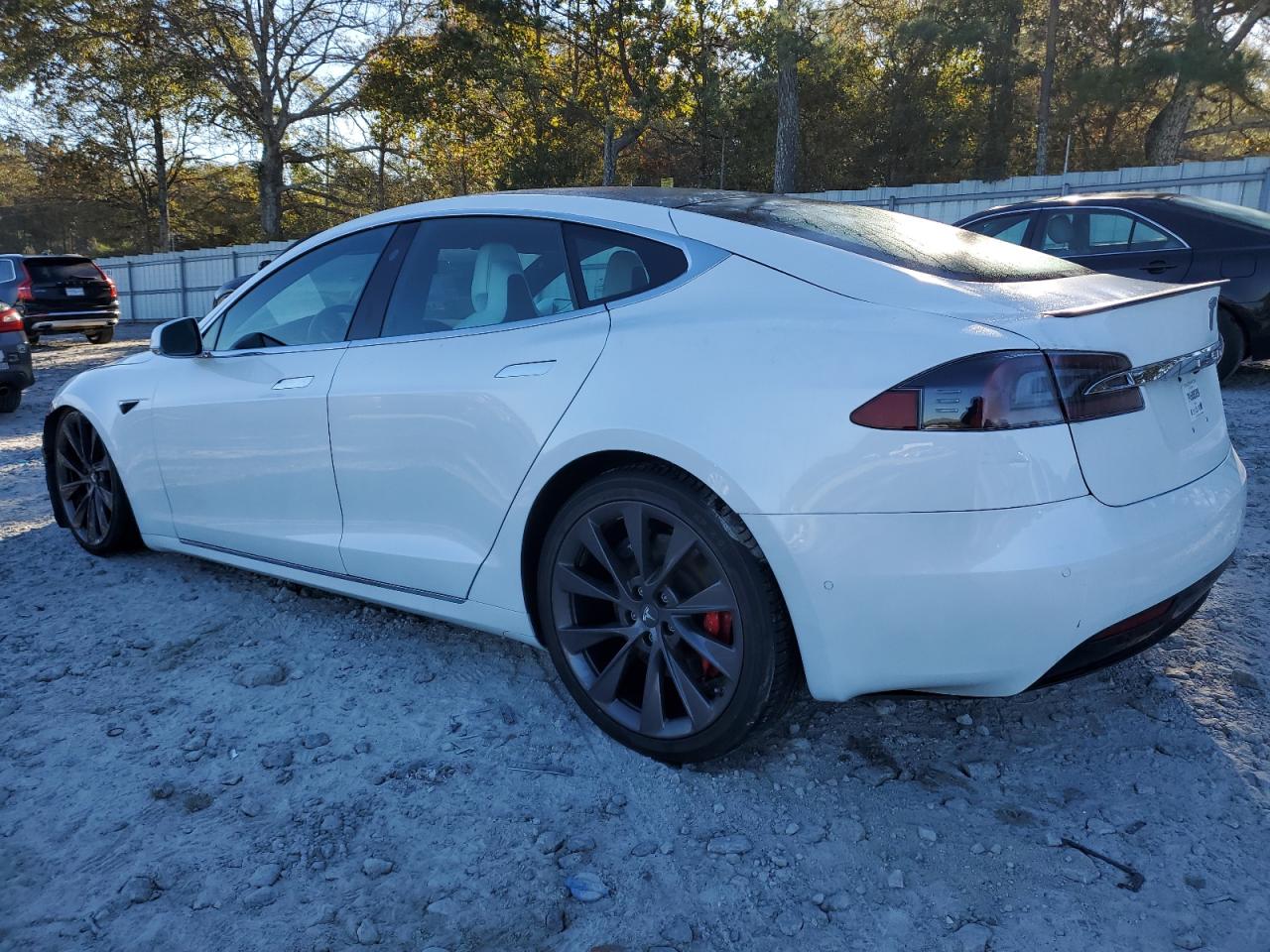 Изображение 2 2019 TESLA MODEL S  2019 с VIN 5YJSA1E42KF340651