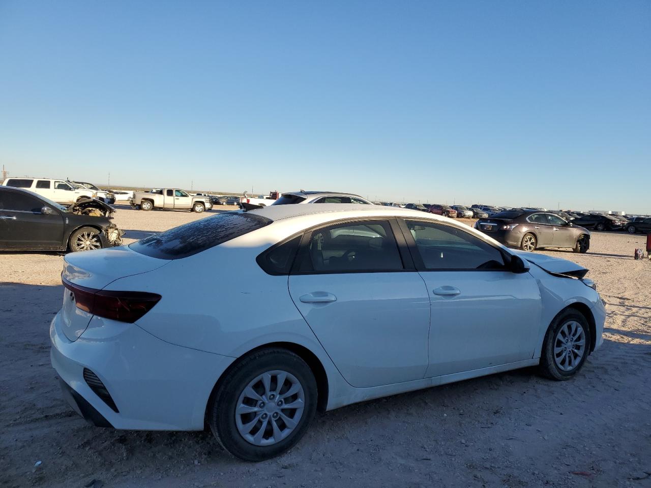 Obraz 3 z 2022 KIA FORTE FE 2022 z VIN 3KPF24AD5NE430215