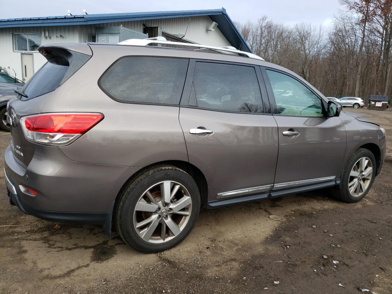 Image 3 of 2014 NISSAN PATHFINDER S 2014 with VIN 5N1AR2MM9EC612377