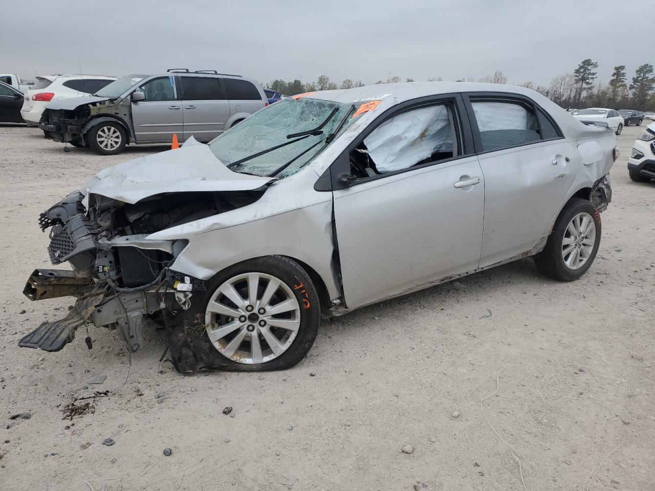 Obraz 1 z 2010 TOYOTA COROLLA BASE 2010 z VIN 2T1BU4EE0AC401516