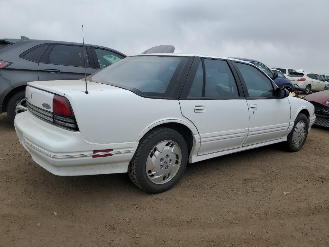 Image 3 of 1996 OLDSMOBILE CUTLASS SUPREME SL 1996 with VIN 1G3WH52M5TF364593